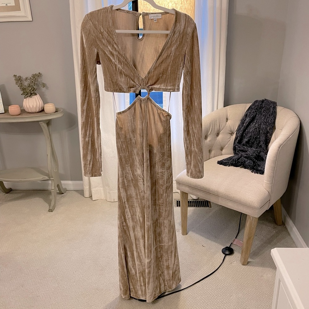 Juniper Blu crushed velvet maxi dress with cutouts size small.